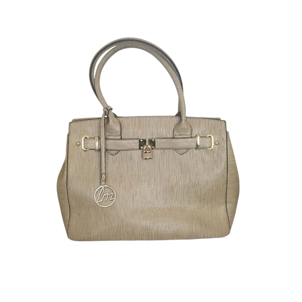 Elegant Tan Handbag